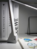 Lampe de bureau LED rechargeable 5W avec variateur tactile et 3 températures de couleur 2700-6500K pour la lecture à domicile ou au bureau