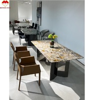 Aménagement de cuisine moderne en marbre, îlot et table en marbre Bugatti Gold, table de salon et de réception de luxe en marbre doré de Dubaï