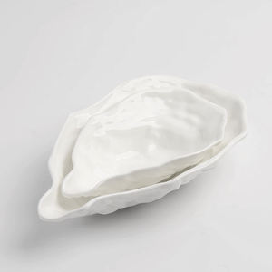 Platos de cerámica con forma de concha de ostra creativa blanca fina, soporte para <span class=keywords><strong>Tapas</strong></span>, bandeja decorativa, cuenco mate de porcelana para comida de <span class=keywords><strong>mar</strong></span> - Product Image 1
