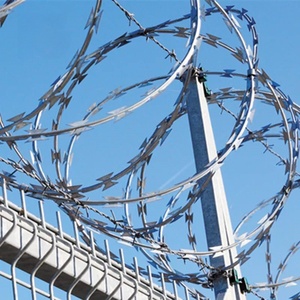 גדר תיל קרוס עמיד וחזק במיוחד מגולוון בחום בצבע כסף, אבטחה מקסימלית נגד טיפוס - Product Image 6