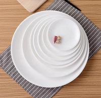 Assiette à steak personnalisable avec logo, bord doré, en céramique européenne faite à la main, plat peu profond