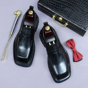 รองเท้าผู้ชายสไตล์แฟชั่นใหม่ สีผสม พื้นยาง ทำมือคุณภาพสูง - Product Image 4