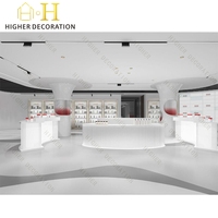Présentoir cosmétique artistique incurvé, meuble de maquillage esthétique, vitrine ondulée sur pied, présentoir de cosmétiques