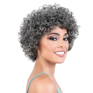 Perruque courte bouclée sans lacet, 100 % cheveux humains véritables, fabriquée à la machine, en gris clair, gris grand-mère - Product Image 4