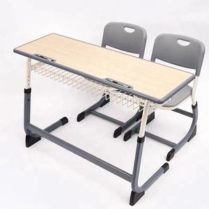 Muebles ajustables para <span class=keywords><strong>el</strong></span> aula Escritorio escolar y silla 2 Estudiantes Universidad Escritorio escolar doble Escritorio escolar de madera de acero - Product Image 6