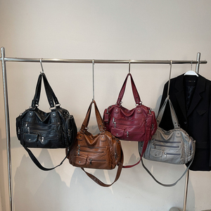 Grote Capaciteit Retro Draagtas Y 2K Zachte Pu Lederen Motorfiets Handtas Voor Vrouwen Minimalistische Stijl Nationale Messenger Sling <span class=keywords><strong>Bag</strong></span> - Product Image 3