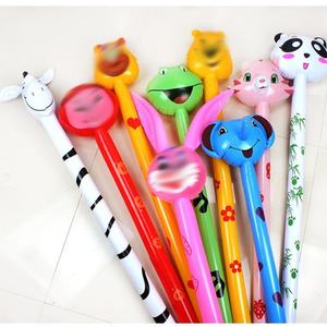 Bâton de saut gonflable en PVC en gros pour enfants, motif girafe, avec tête d'animal de dessin animé, en plastique - Product Image 1