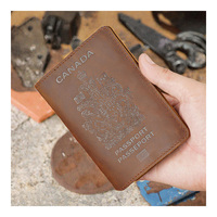 AIGUONIU Étui de Passeport Léger en Cuir Véritable RFID, Design Vintage Crazy Horse, Plusieurs Couleurs Disponibles, Hommes Femmes