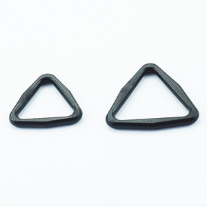 Hebillas triangulares de plástico de 20mm y 28mm, color negro, duraderas, para bolsos, zapatos, ropa, sandalias, mochilas, anillos de conexión - Product Image 1