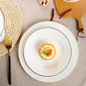 ชุดเครื่องครัวเซรามิกโบนไชน่าคุณภาพสูง ทนความร้อนสูง สไตล์นอร์ดิก หรูหราแบบยุโรป เหมาะสำหรับงานแต่งงาน ของขวัญ - Product Image 3