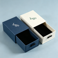 Boîte d'emballage de bijoux en carton rigide carré de luxe personnalisée avec tiroirs coulissants, finition mate artistique, options de logo personnalisé