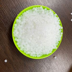 เม็ดพลาสติกโพลีเอทิลีนชนิด LLDPE M200024/M500026 เกรดฉีดขึ้นรูป ขายดี สำหรับใช้ในงานผลิตของใช้ในบ้าน - Product Image 1