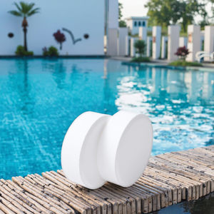 Tabletas de piscina de 3 pulgadas prensadas duras Pestañas de limpieza de agua de 200g con cubos estándar fuertes de EE. UU. - Product Image 3