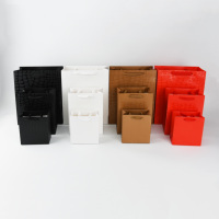 Sac en papier cadeau personnalisé blanc nacré, recyclable, de qualité supérieure, avec ruban, estampage à chaud, enduit, pour emballage de vêtements et de chaussures