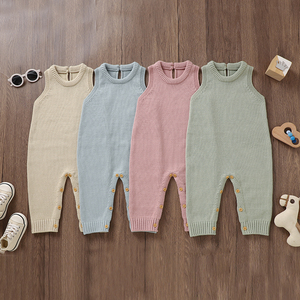 Mimixiong personnalisé en gros vêtements pour tout-petits couleur unie nouveau-né bébé tricoté sans manches barboteuse vêtements en tricot pour garçons filles - Product Image 2
