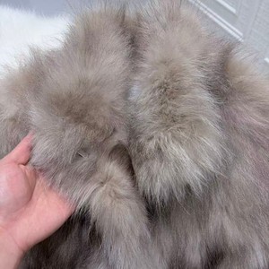 Manteau en fourrure de raton laveur sur mesure, couleur <span class=keywords><strong>camel</strong></span> clair, à manches longues, <span class=keywords><strong>veste</strong></span> en fourrure véritable avec boutons recouverts pour le froid - Product Image 4