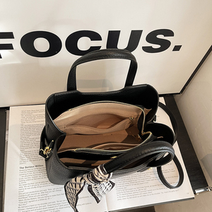 Sac à main de luxe en PU de haute qualité. Style féminin à la mode. Design unique de créateur.8115 - Product Image 2