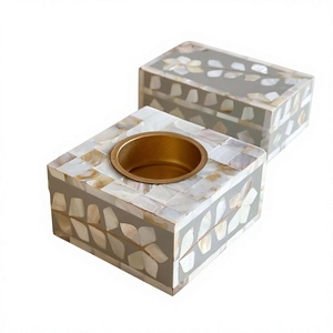 Quemador de Incienso de Resina con Incrustaciones de Nácar de Perla Royal Heritage, Porta Incienso Árabe Artístico para Decoración de Lujo - Product Image 1