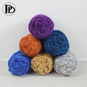 Fabricante de hilo de terciopelo borroso de chenilla de poliéster de tira de <span class=keywords><strong>bernat</strong></span> para bebé de ganchillo colorido - Product Image 3