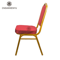 Chaise empilable pour tous lieux, finition dorée premium, assise en acier pour banquets de luxe, hôtels, événements de gala, design anti-corrosion