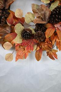 Corona de Otoño Personalizada a Bajo Precio, Decoración de Acción de Gracias, Corona Artificial de Pino de 24 Pulgadas - Product Image 5