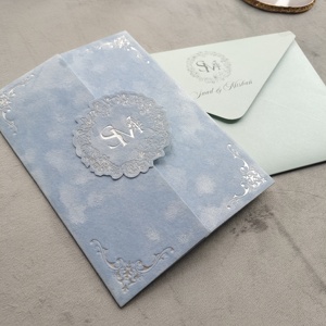 Tarjeta de Invitación de Boda de Terciopelo Azul Cielo, Diseño de Doble Puerta, Monograma Personalizado en Lámina Dorada, con Sobre, Conjunto de Invitación de Boda Moderna - Product Image 2