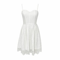 Robe Mini Blanche Sophistiquée en Broderie Anglaise OEM : Une Pièce Intemporelle pour Femme – Usine de Confection Personnalisée