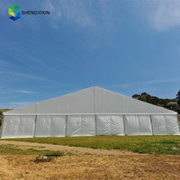 Tente d'entrepôt industrielle robuste 25x50m avec membrane imperméable et système de drainage
