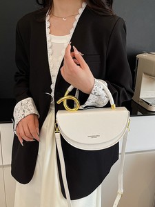 Bolso de Diseño Exclusivo de Alta Gama, Estilo Vintage, Forma de Media Luna, Poliéster, Simple, Versátil, Bandolera, Cierre Magnético - Product Image 4