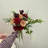 A-2039 Großhandel Luxuriöser Kaskaden-Kunstblumenstrauß Weiße Rose Burgunderrote Calla-Lilie Seidenblumen Brautstrauß Hochzeitsdekoration