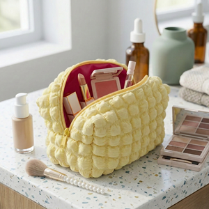 Große Kapazität Luxuriöse Cremegelbe Reißverschluss-Kosmetiktasche mit Blasengitter-Design Weiche Flauschige Seersucker Make-up-Tasche für Damen - Product Image 4