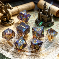 LuxeRoll – Ensemble de 7 dés en résine Galaxy Dark Sharp Edge, dés polyédriques à chiffres dorés pour DND, jeux de société TRPG, collection, cadeau