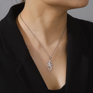 Lucky Lizard Gecko Collier pour Femmes En Acier Inoxydable Chaîne Collier De Mode Faune Reptile Bijoux <span class=keywords><strong>Salamandre</strong></span> Collier - Product Image 5