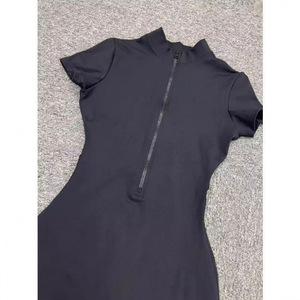 Combinaison de yoga à manches courtes avec logo personnalisé pour femmes, tenue de sport pour la danse, la course à pied, le fitness, combinaison de sport moulante, short - Product Image 3