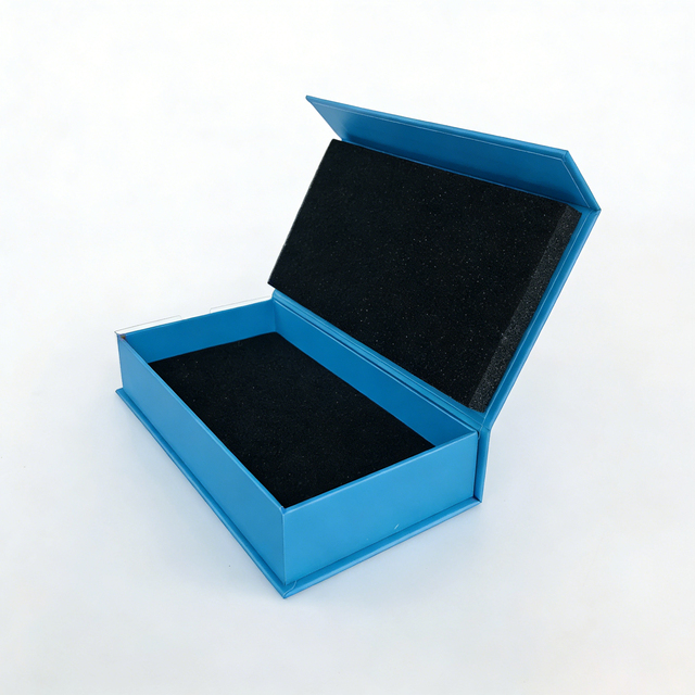 Wholesale Custom Phone case Box Packaging Magnetic Rigid Box with Shockproof Sponge Insert Packaging Box for Iphone 17 18 case