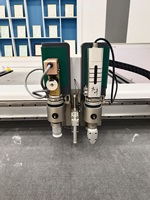 Machine de découpe CNC à couteau oscillant pour la fabrication d'échantillons de boîtes en carton ondulé