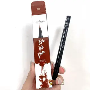 Kath recommande le stylo <span class=keywords><strong>eyeliner</strong></span> Epic Ink Liner en stock avec des ingrédients minéraux pour les yeux. - Product Image 2
