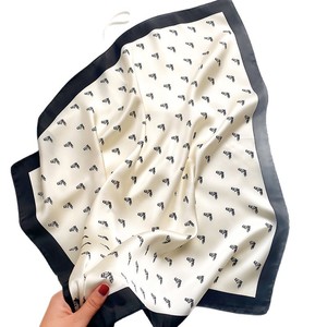 Foulard carré professionnel vintage printemps-été pour femme, motif cachemire imprimé, en polyester, style soie - Product Image 5