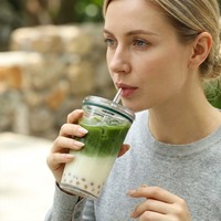 Prix de gros, logo OEM, ensemble de 5 pièces pour matcha avec gobelet en verre réutilisable, paille et couvercle