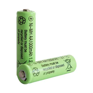 Batterie ricaricabili aa e aaa di ricarica cilindriche portatili Ni Mh 1.2v con caricatore smart 4 slot