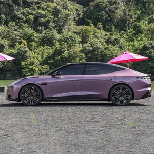 Sedán de Lujo de 5 Plazas de Alta Velocidad, Vehículo de Nueva Energía con 1400 KM de Autonomía, Auto Híbrido Eléctrico Lynk&Co 10 EMP - Product Image 5