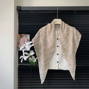 Écharpe triangulaire double couche en coton et lin, imprimé artistique rétro, fabriquée à Hangzhou, pour le cou, la tête ou la taille - Product Image 1