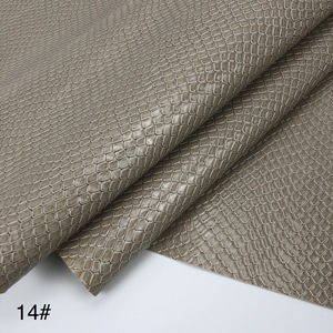 Venta al por mayor diseño de estampado de serpiente PVC Faux cuero artificial tela espesor 0,7mm para bolsos, equipaje, funda de teléfono, Deco impermeable - Product Image 5