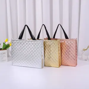 Nuovo Design in oro metallizzato Non tessuto trapuntato Tote riutilizzabile Shopping 3D borsa stereo riciclata per negozio di abbigliamento supermercato personalizzato