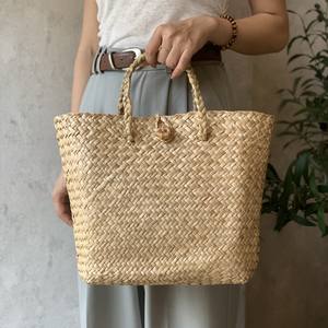 Bolso de playa Seagrass para mujer, New Seagrass Bag con borla - Product Image 1