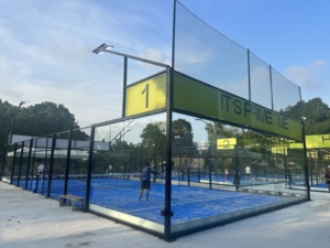 Pista de Pádel Premium con Certificación CE, Configuración de Grado Torneo de 20x10m con Paredes de Vidrio Templado Certificado CE y Instalaciones Auxiliares - Product Image 3
