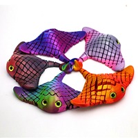 Juguete Antiestrés Manta Ray - Impreso en 3D, Multicolor, Flexible, Desliza a través del Estrés con Vibraciones Oceánicas, Juguetes de Escritorio para Aliviar el Estrés