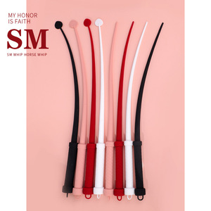 Látigo de silicona suave para juegos de bondage, palmadas y coqueteo, potenciador de sensaciones dolorosas y emocionantes para adultos. - Product Image 3