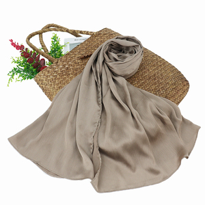 Foulard Hijab en Satin Crêpe Premium FRC, Châle Léger en Satin Froissé pour Femmes Musulmanes, Vente en Gros, Foulard Tudung Personnalisé - Product Image 5
