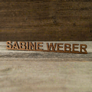 Panneau de nom en bois personnalisé, plaque de nom de famille autoportante, lettres en bois découpées pour la décoration de la maison - Product Image 1
